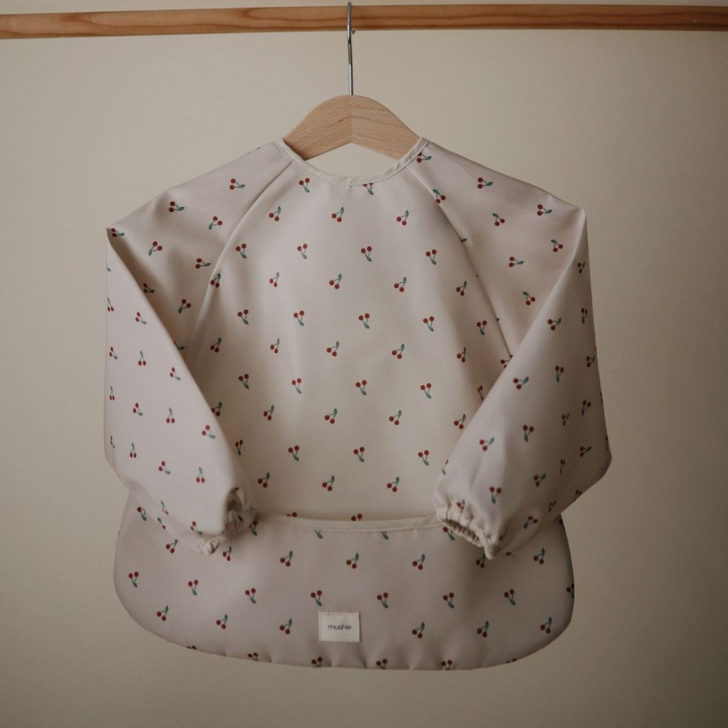 Bavoir à manches - Cerises – Image 3