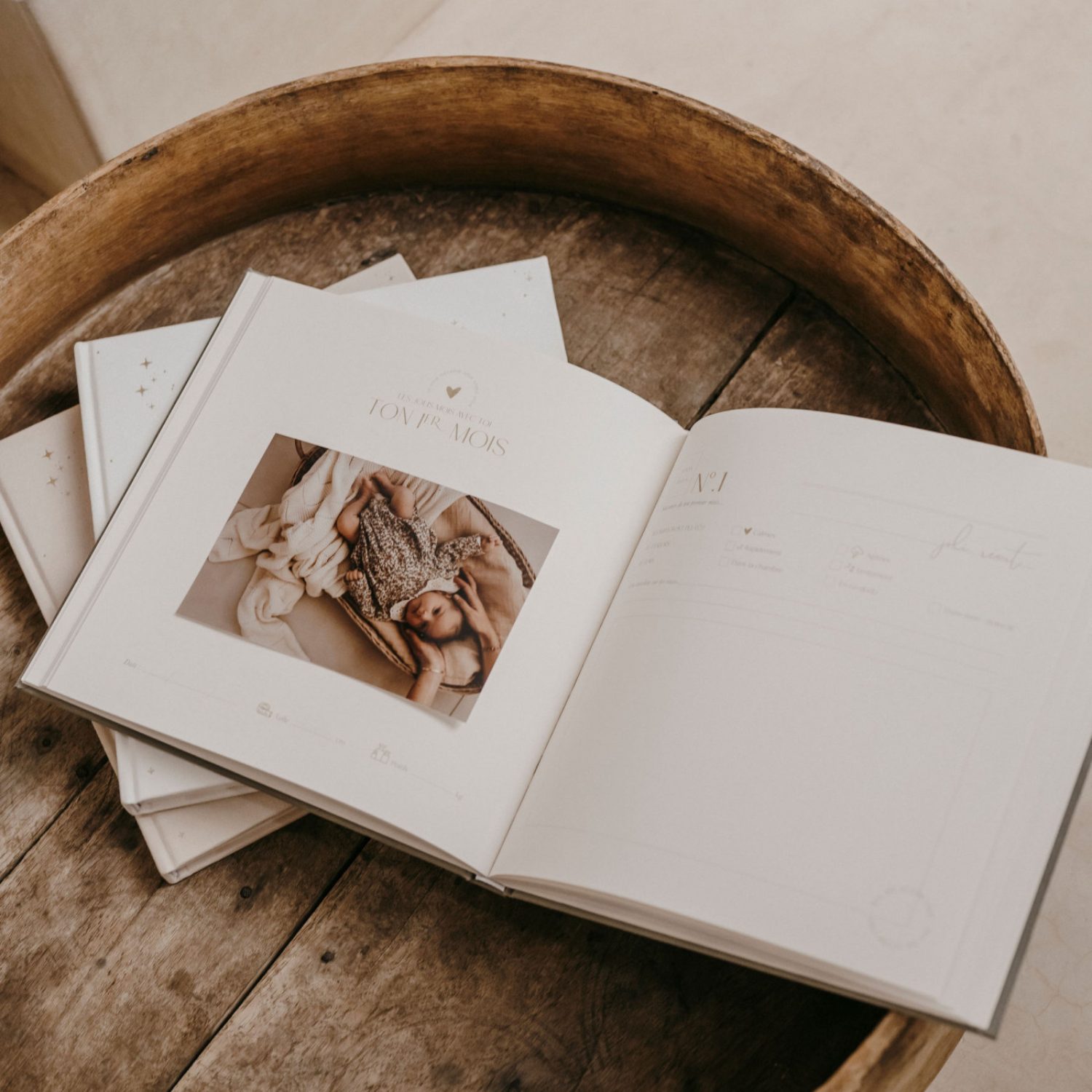 Livre "Petit amour" - beige – Image 3