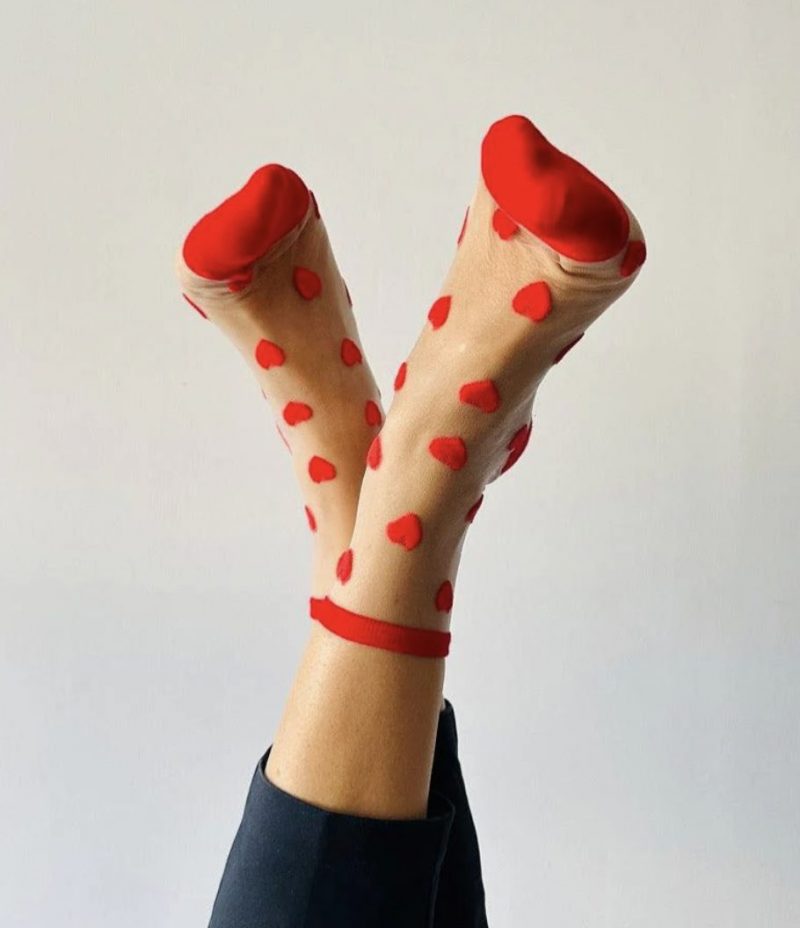 Chaussettes à coeurs rouges