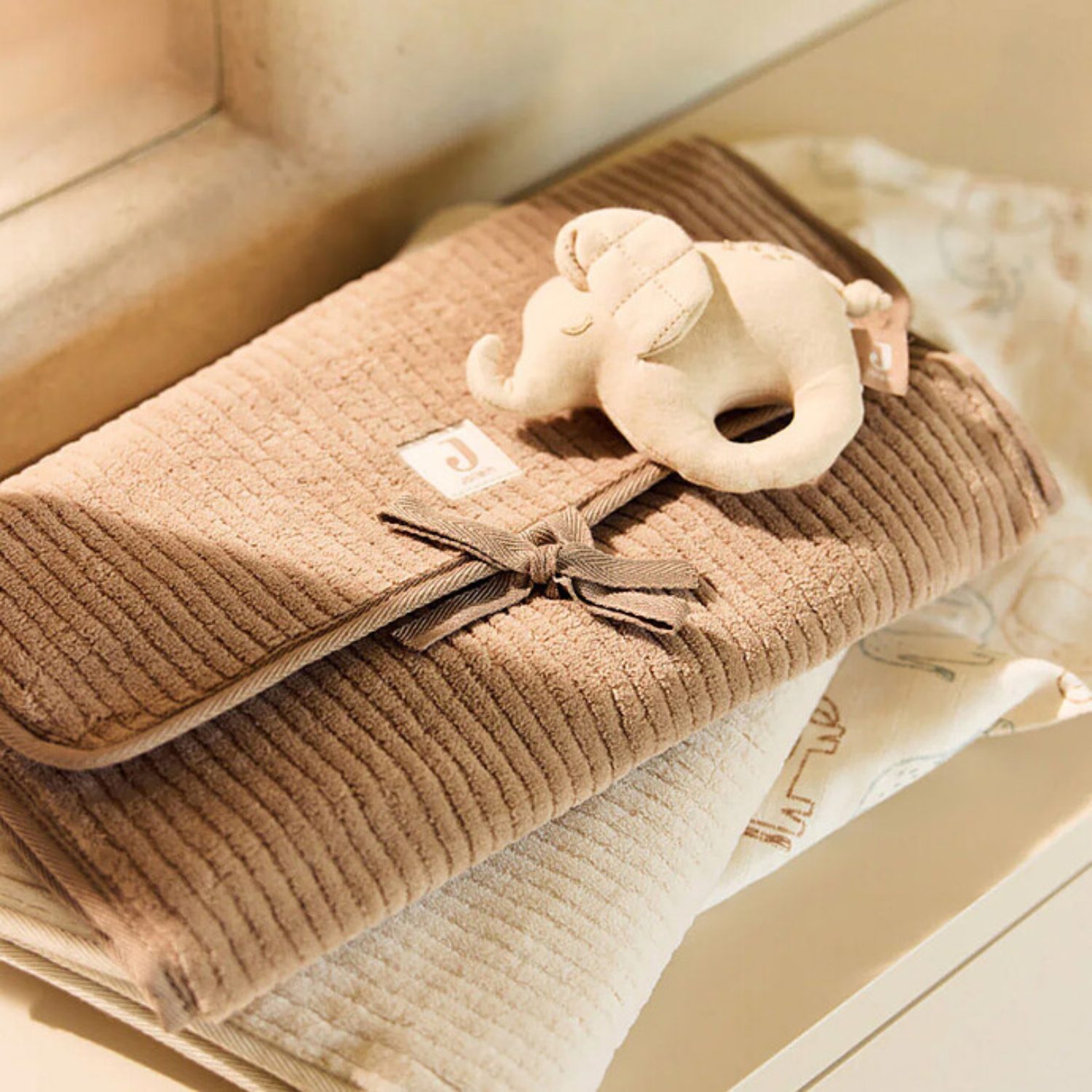 Matelas à langer nomade – Milky Coffee – Image 2