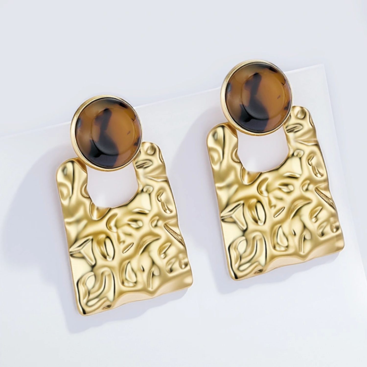 Boucles d’oreilles rectangulaires effet martelé - Dorées