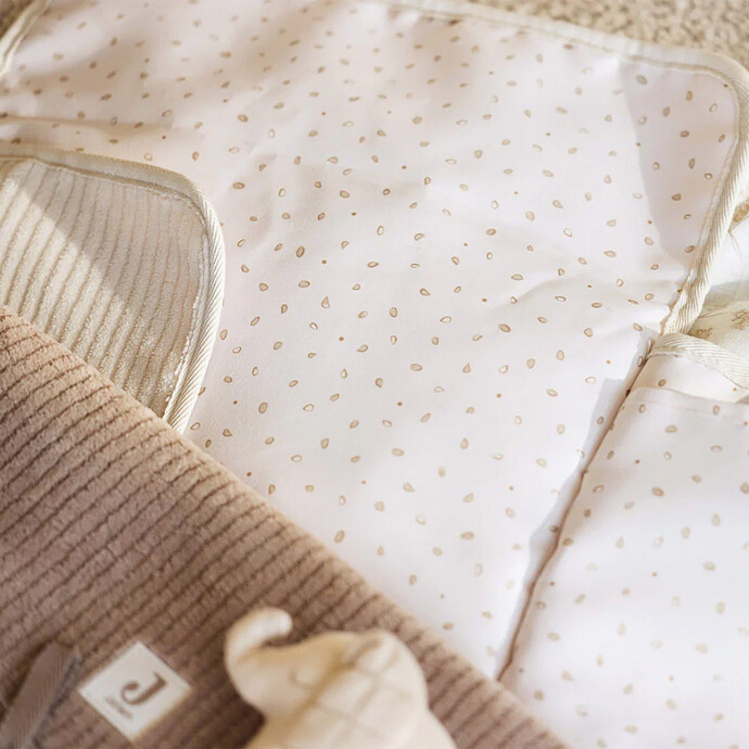 Matelas à langer nomade – Milky Coffee – Image 4