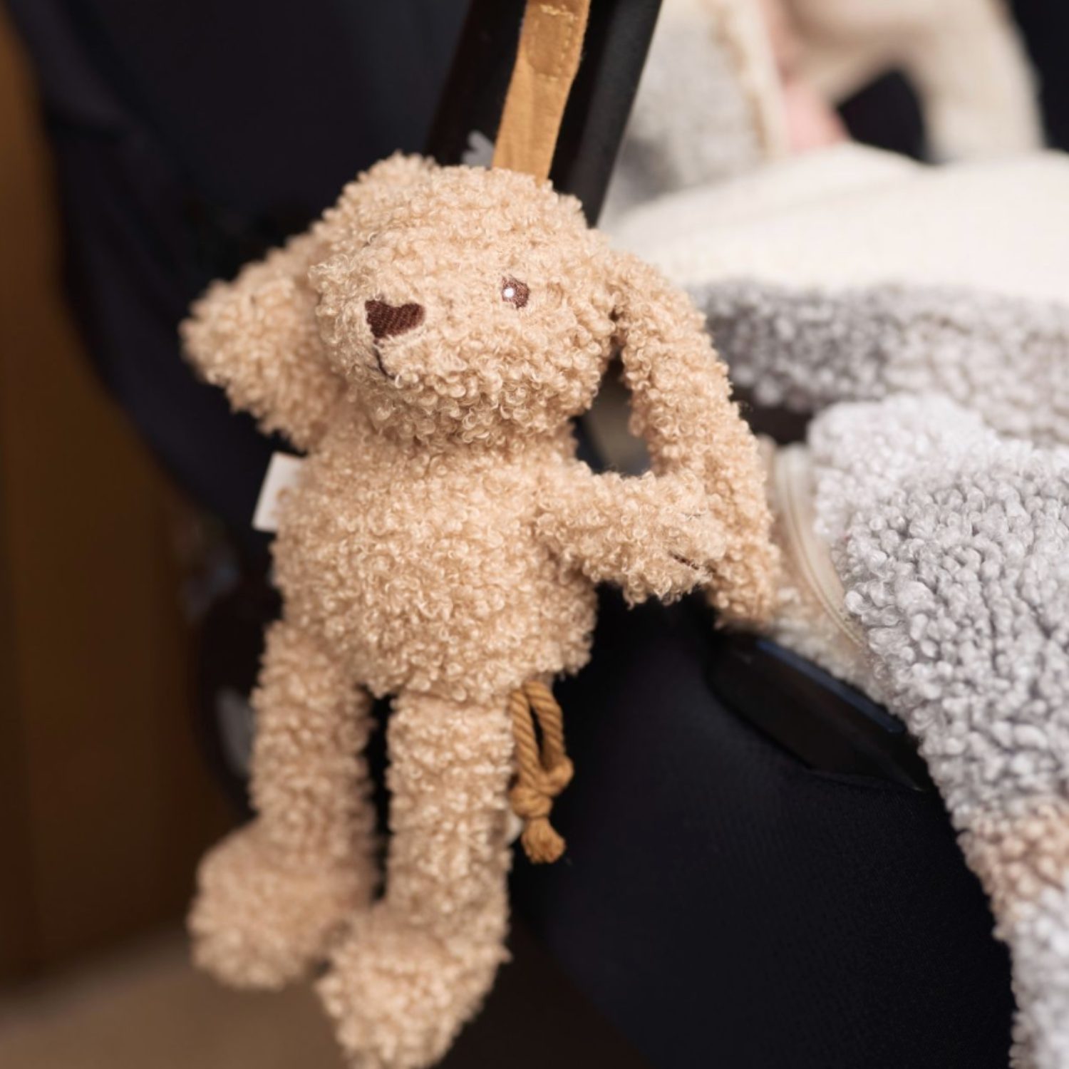 Jouet d'activités Bunny - Riverside – Image 2