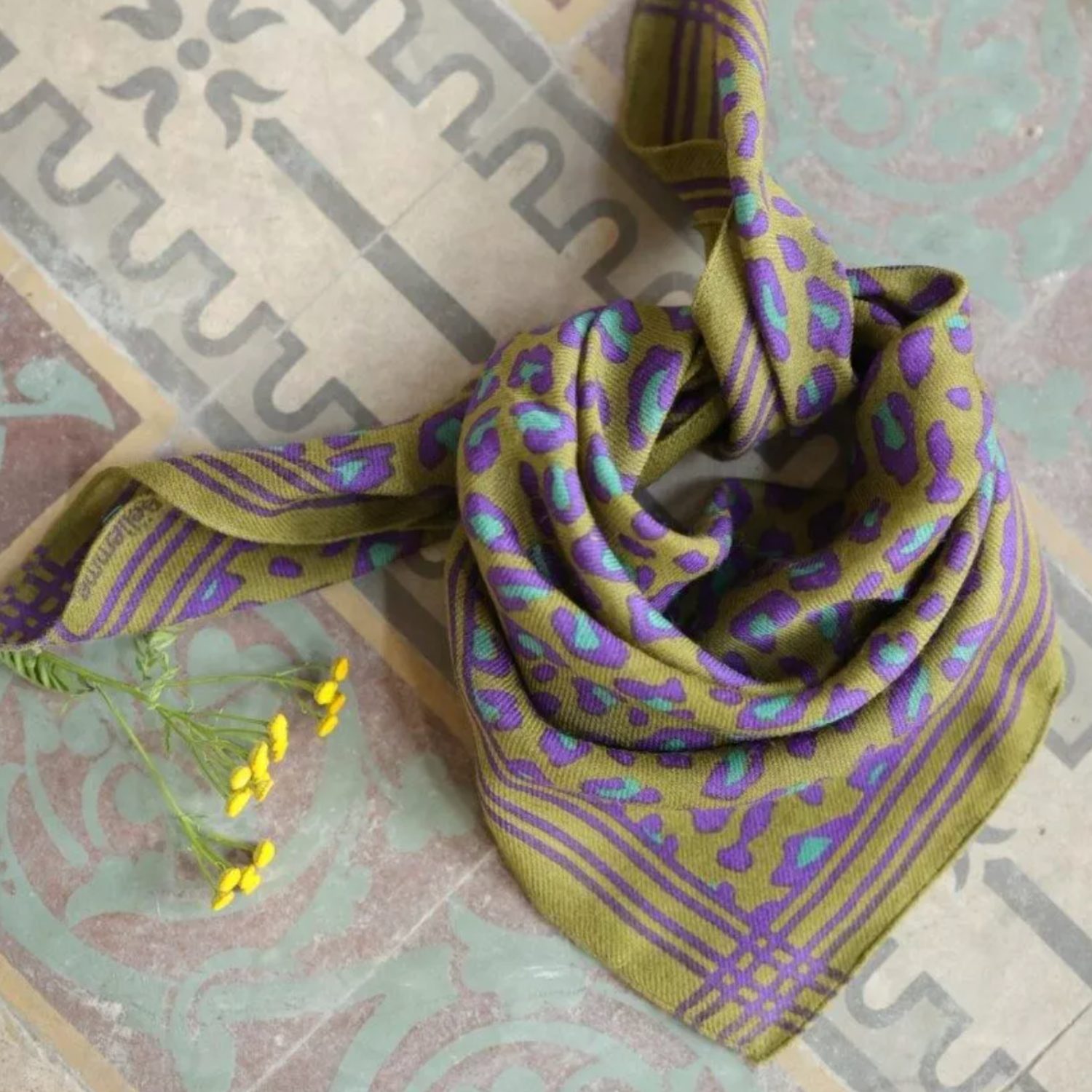 Petit foulard en laine - Léopard bronze