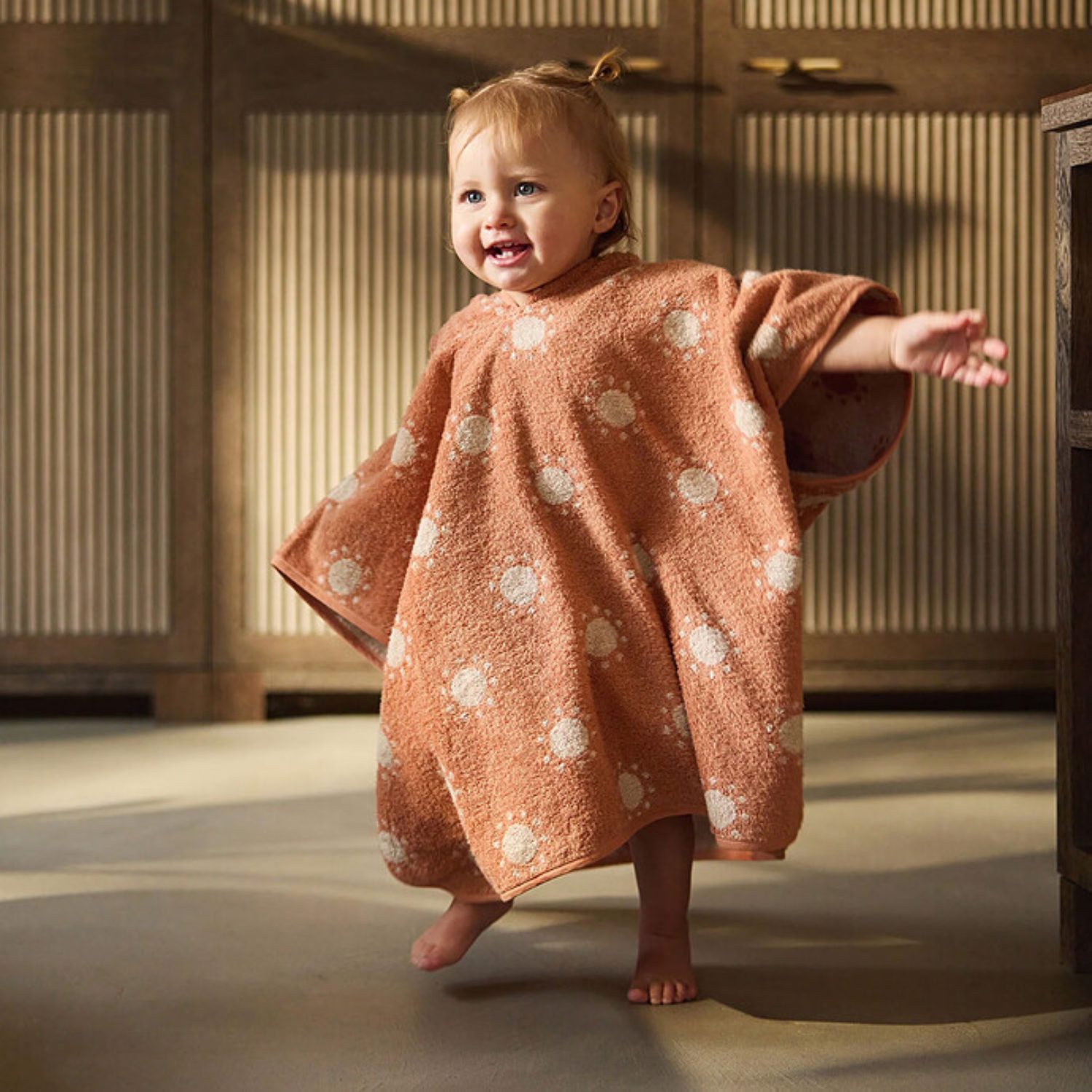 Poncho de bain éponge jacquard réversible – Sun – Image 4