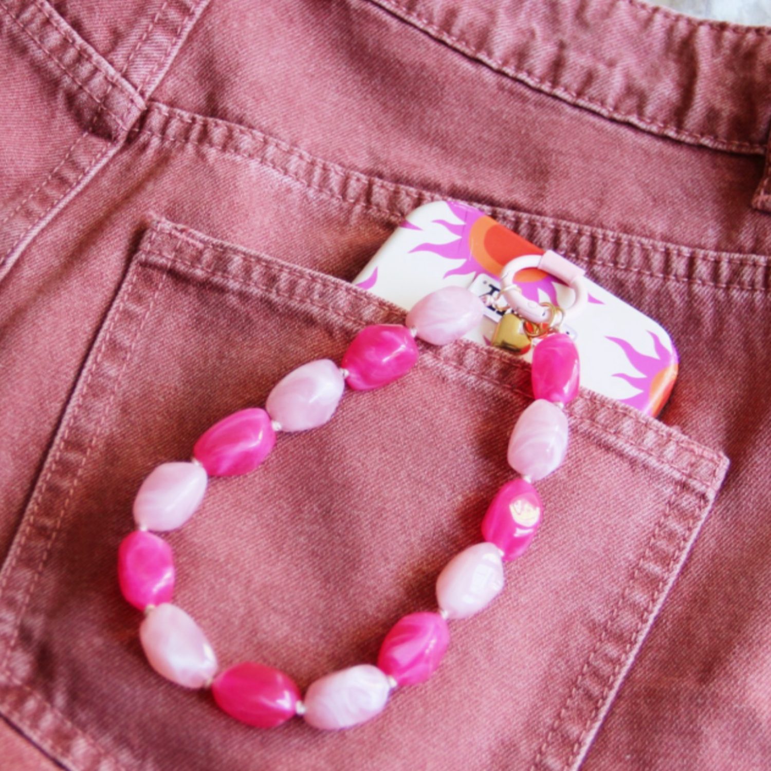 Chaîne téléphone perles fuschia – Image 2