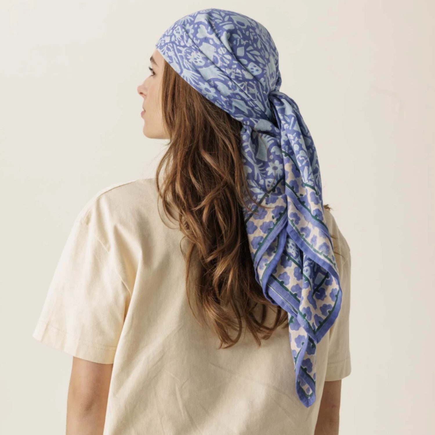 Foulard latika garden iris – Image 2