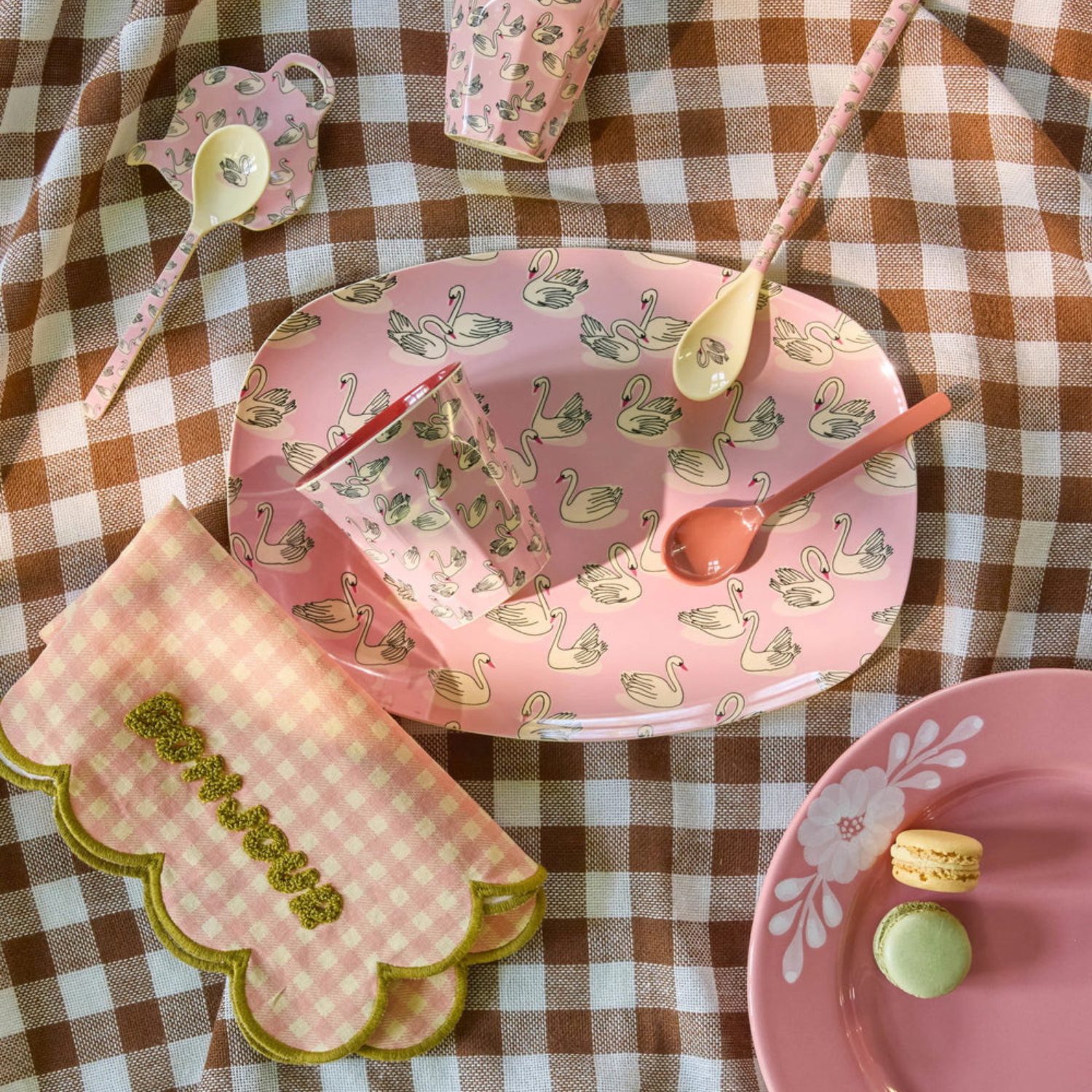 Serviette de table vichy brodée – Bonjour – Image 3