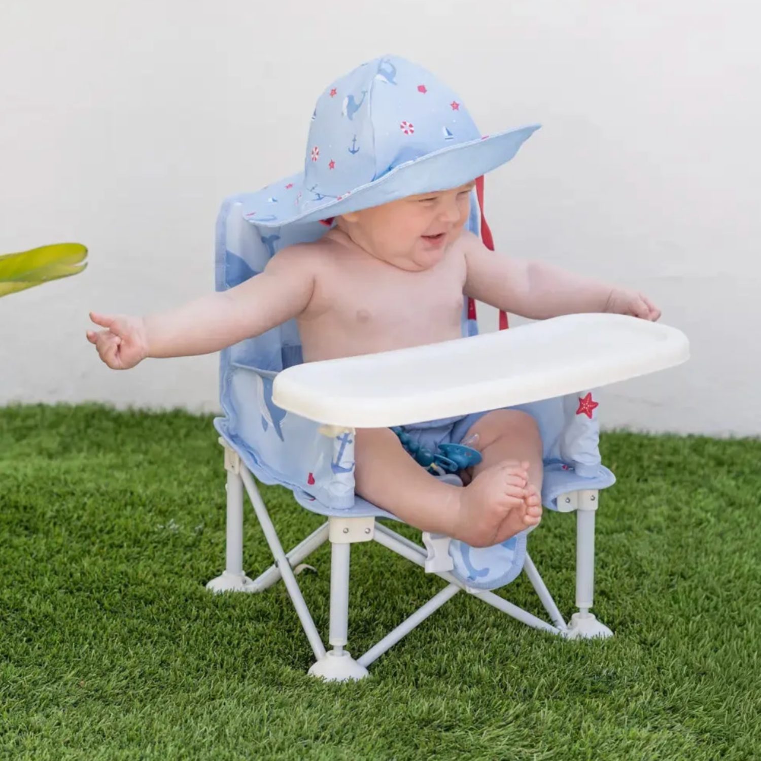 Chaise bleue + petit plateau – Image 2